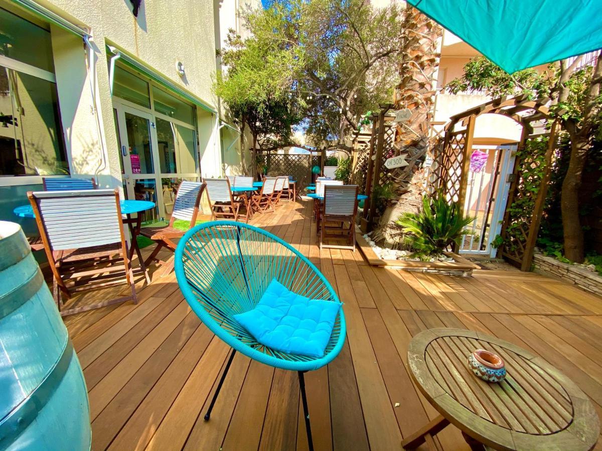 Hotel Les Grenadines Agde Bagian luar foto