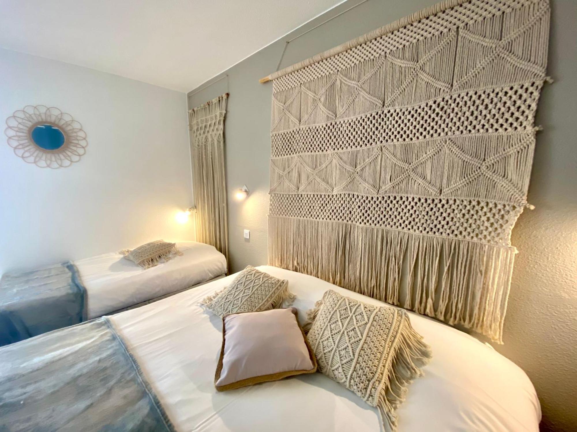 Hotel Les Grenadines Agde Bagian luar foto