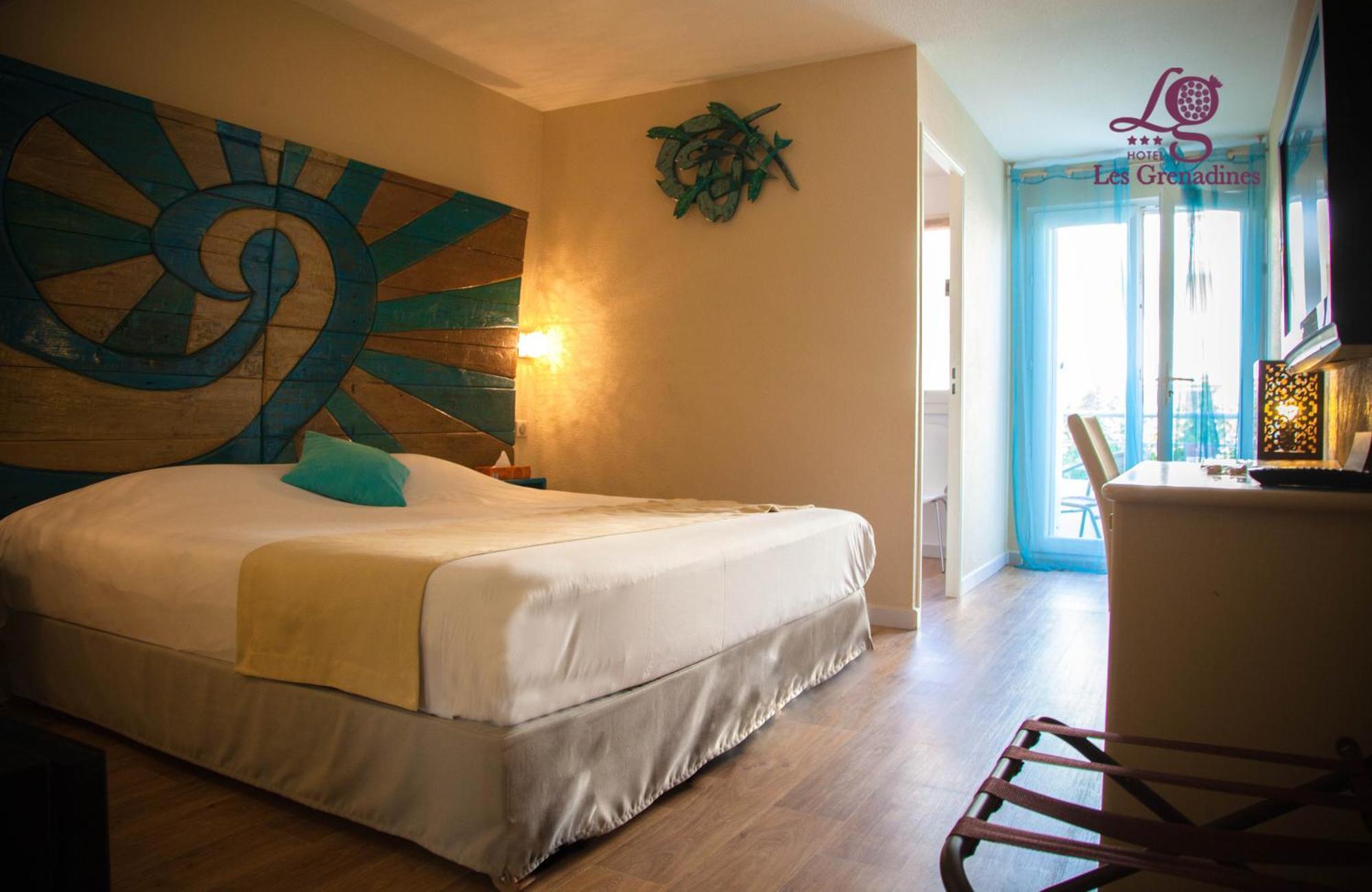 Hotel Les Grenadines Agde Bagian luar foto