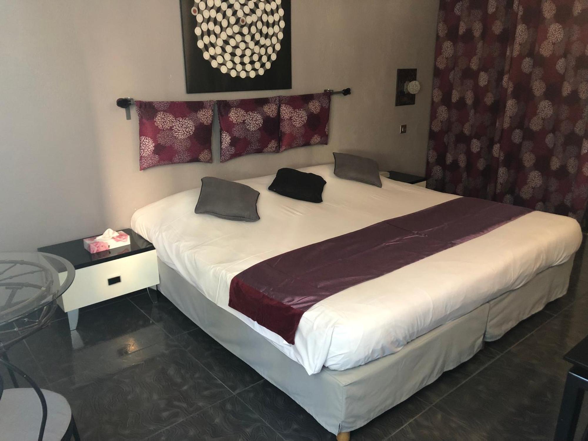 Hotel Les Grenadines Agde Bagian luar foto