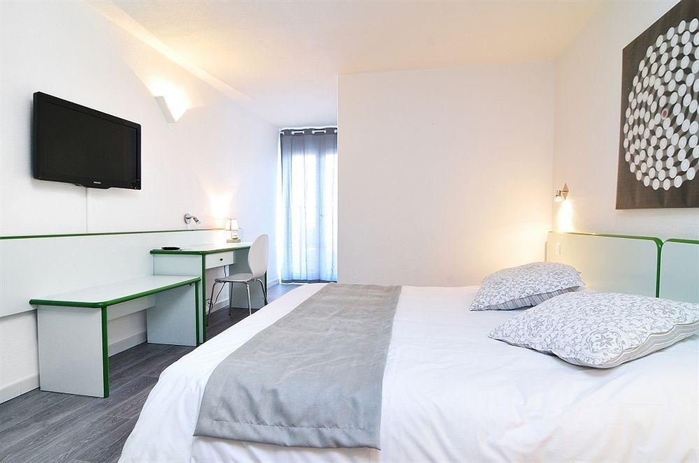 Hotel Les Grenadines Agde Bagian luar foto