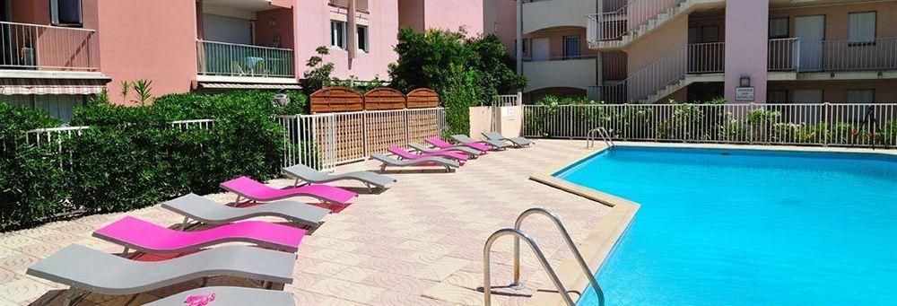 Hotel Les Grenadines Agde Bagian luar foto