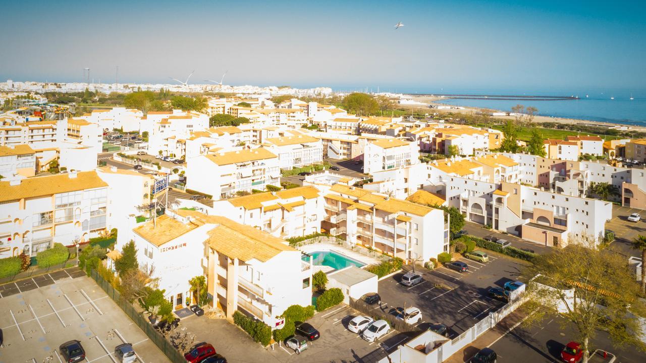 Hotel Les Grenadines Agde Bagian luar foto