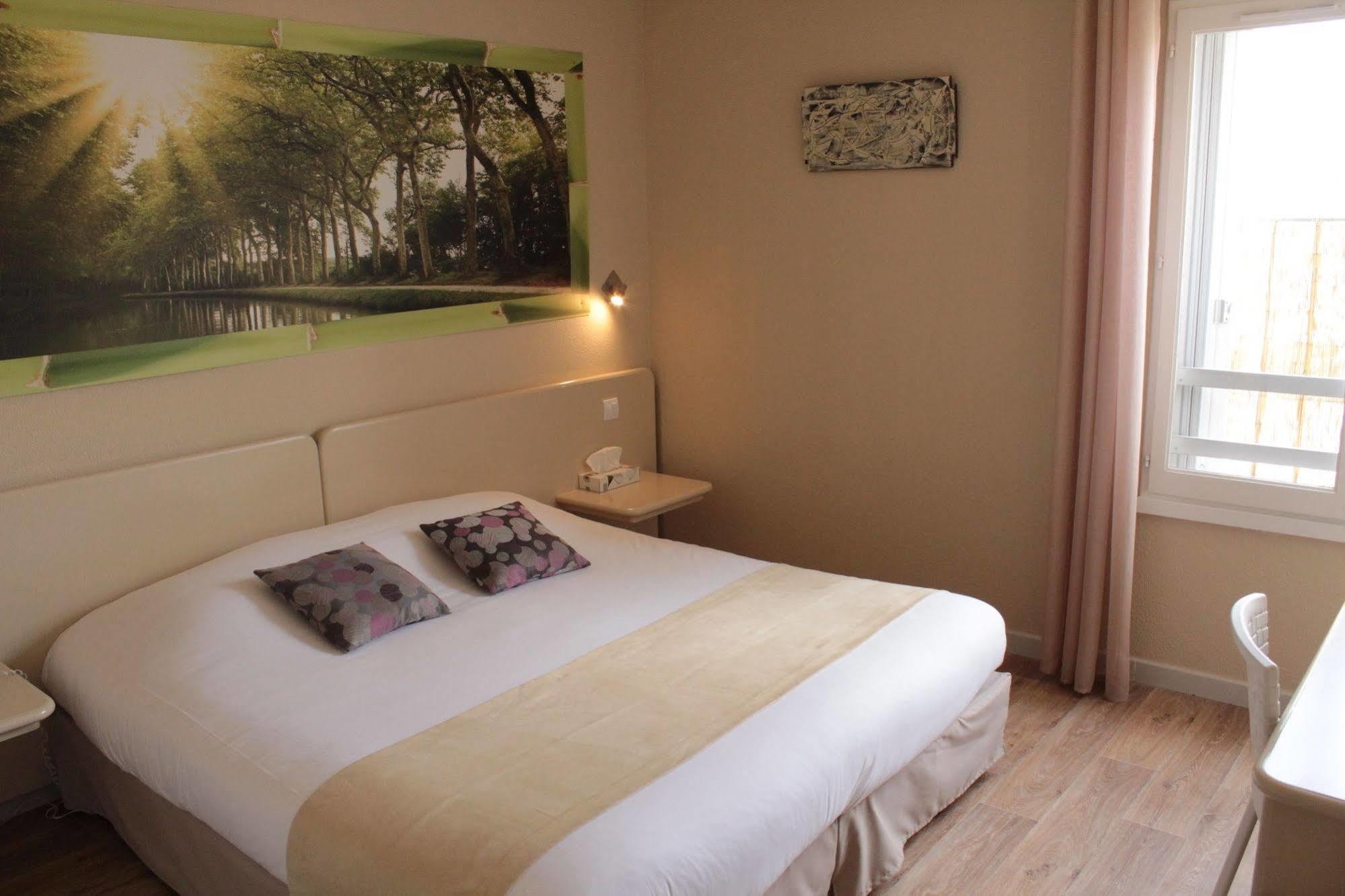Hotel Les Grenadines Agde Bagian luar foto