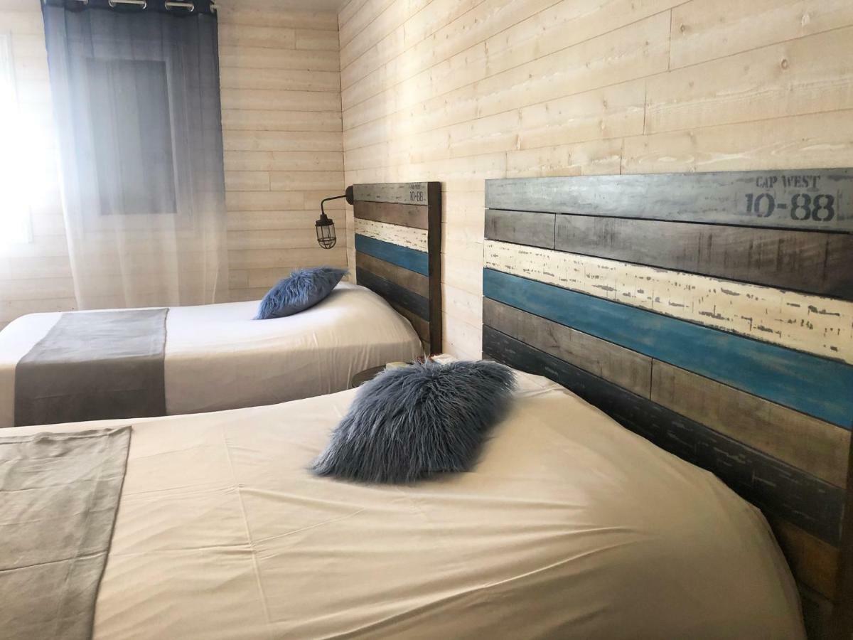 Hotel Les Grenadines Agde Bagian luar foto